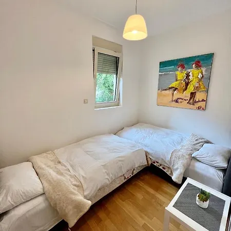 Apartment Centre Getaway Budva